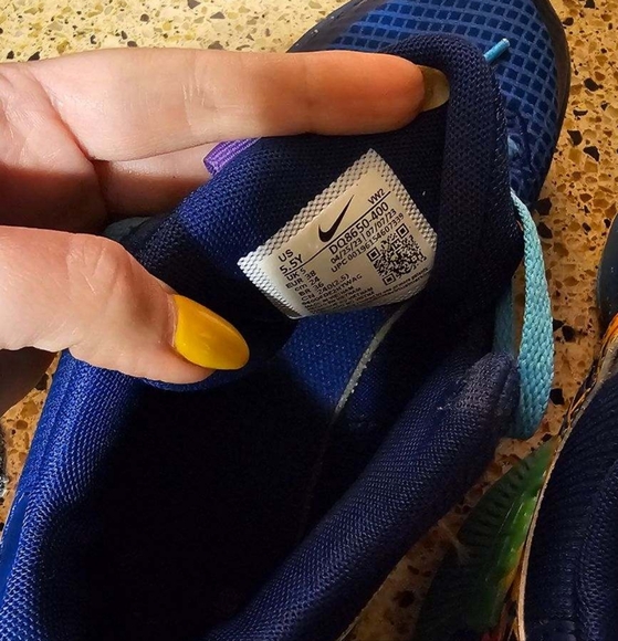 Nike Youth LeBron basketball sneaker - Picture 3 of 4